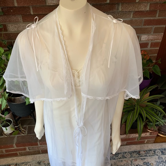Vintage mid century capelet peignoir dressing gown - Picture 2 of 6